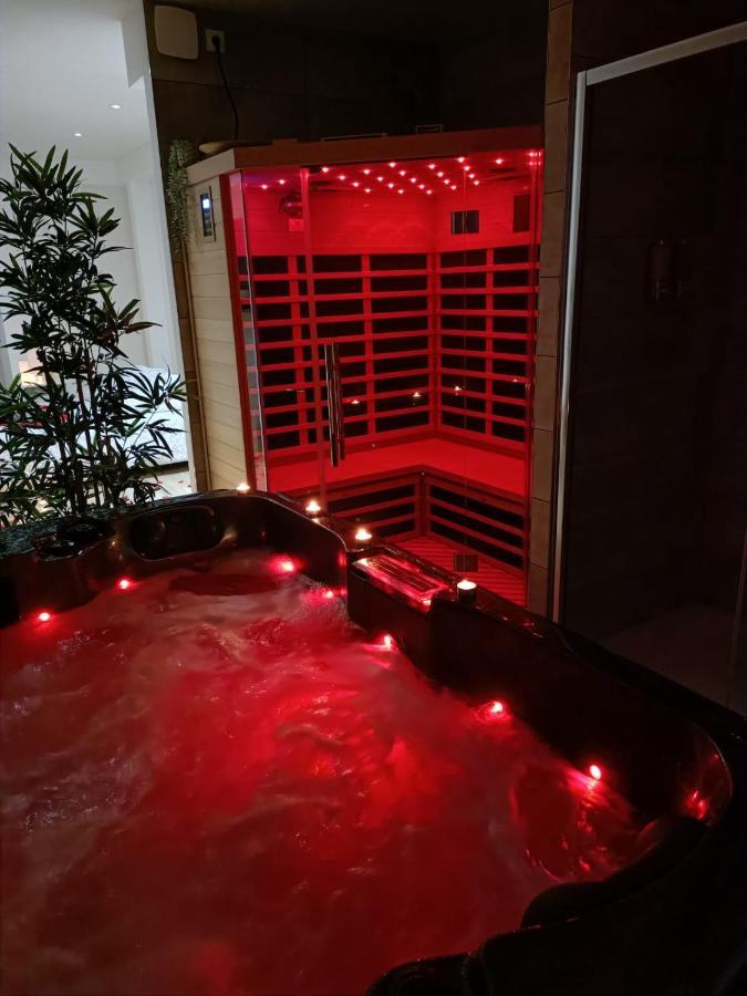 Spa Appartement O Temps Suspendu Reims Centre Sauna Et Jacuzzi Exteriör bild